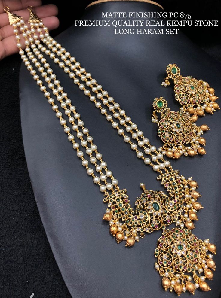 Kemp and South Necklace Set